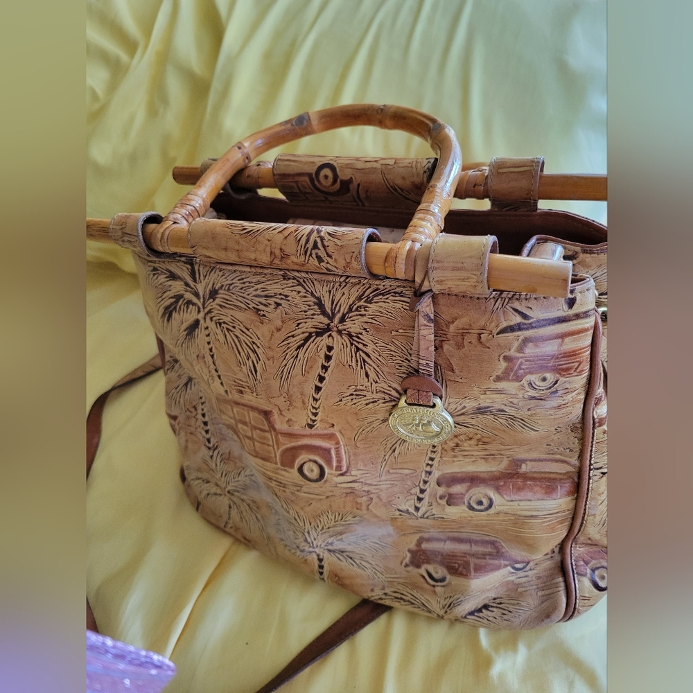 Brahman medium sized purse. Excellent condition